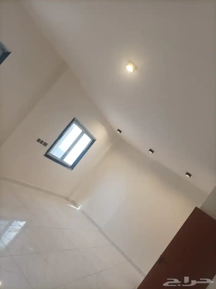 شقه دوبلكس اعالي جده للايجار 7 غرف دورين 3