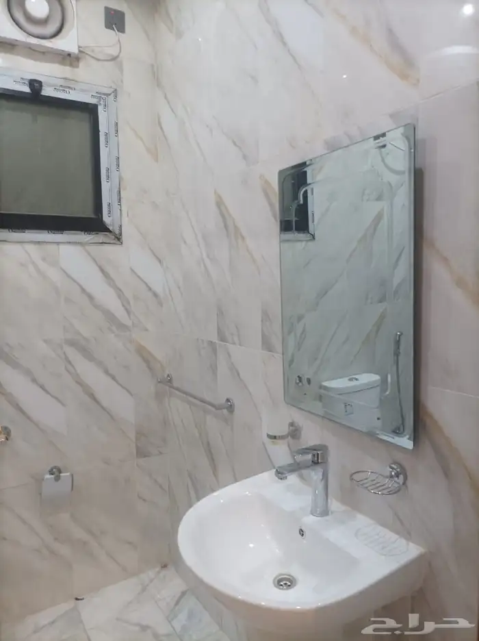 شقه دوبلكس اعالي جده للايجار 7 غرف دورين 2