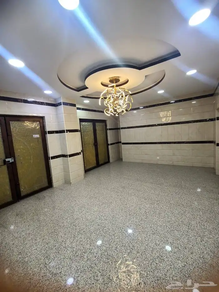 للبيع عماره في حي الريان 2