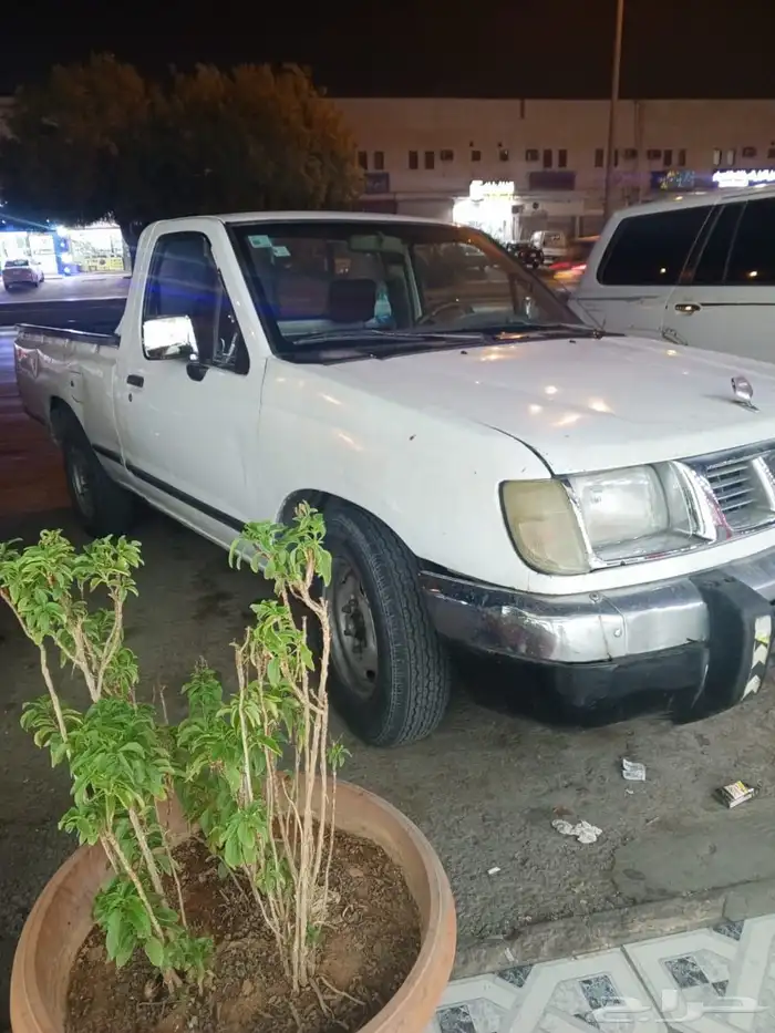 نيسان ددسن موديل 99 0