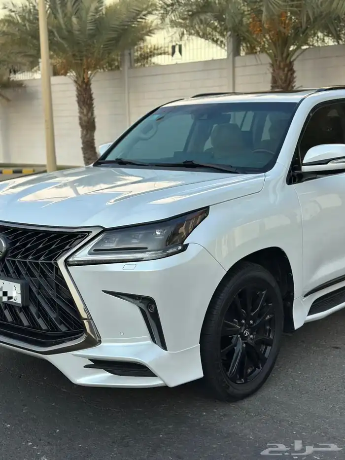 لكزس LX570 2020 بلاك ادشن 3