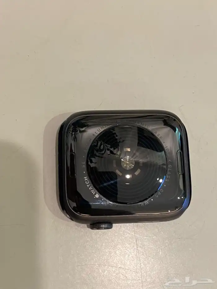 ساعة ابل se 44 2