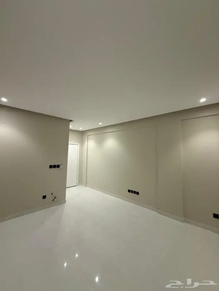 للبيع عمارة سكنية بحي العوالي 6