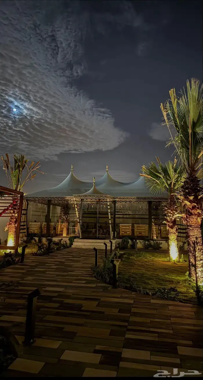 خيام الصقور الملكية 8