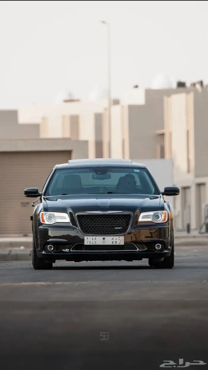 كرايسلر 5.7 للبيع اكزاكتيف اعلى فئه 1