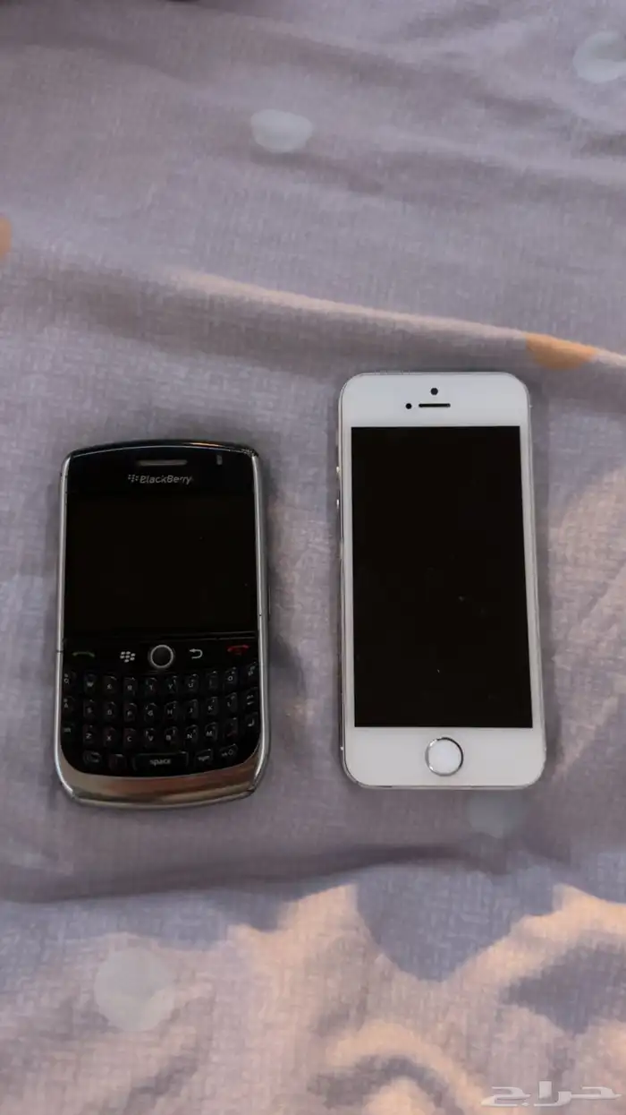 جوال بلاك بيري و ايفون 5 3