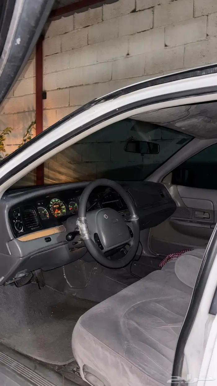 فورد فكتوريا 4