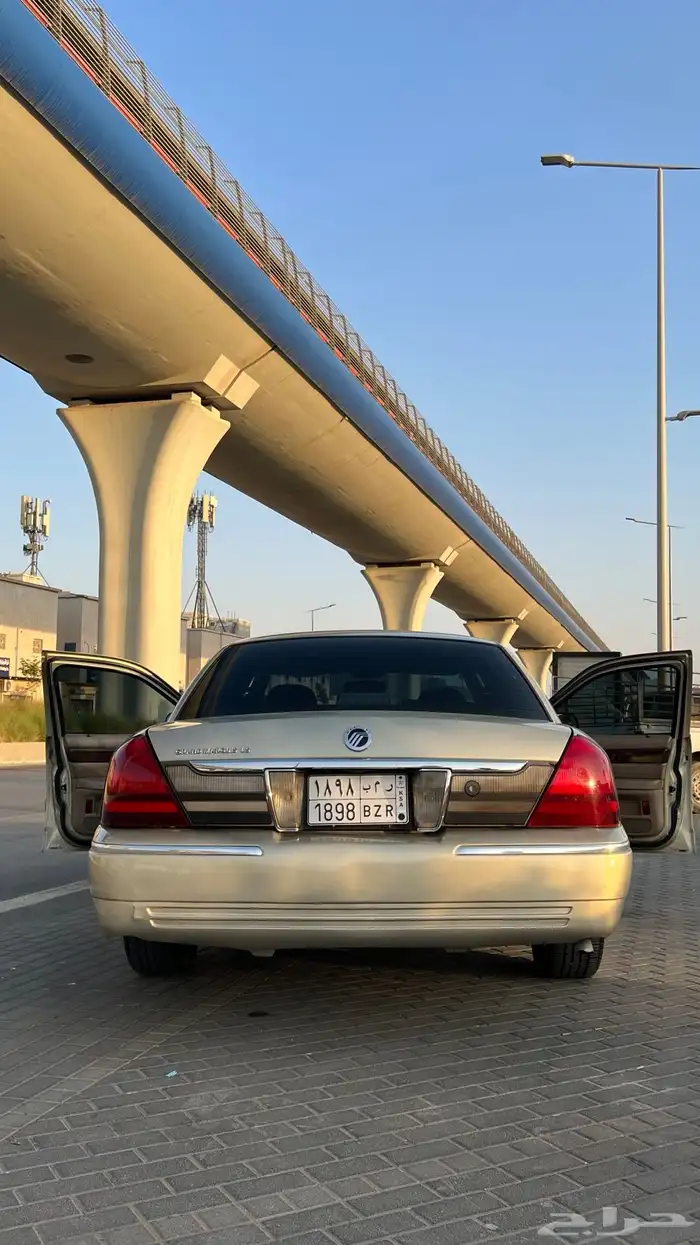 للبيع قراند ماركيز 2007 24
