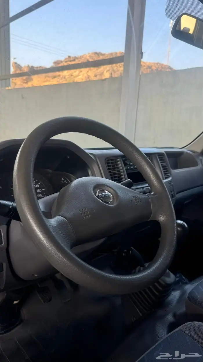 للبيع نيسان اورفان مخزن 2002 6