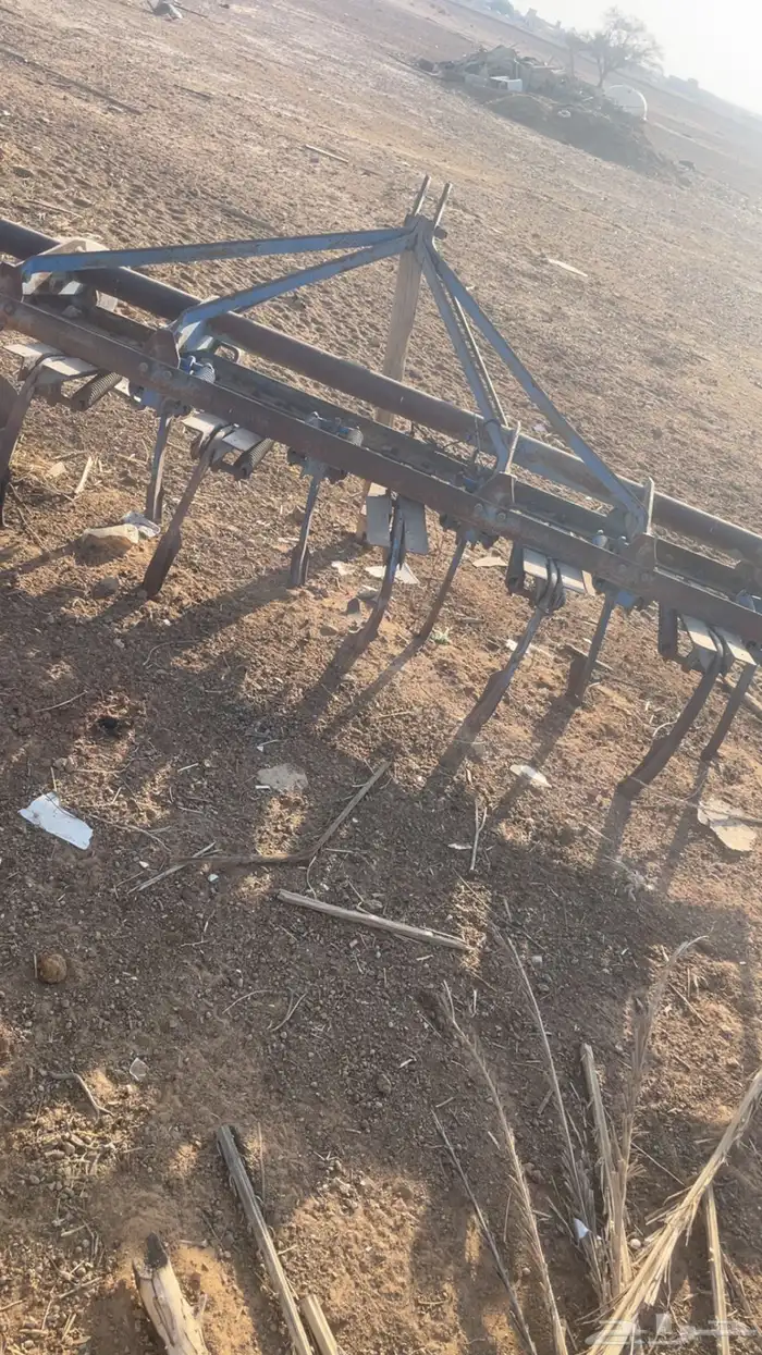 للبيع معدات مزرعه 6