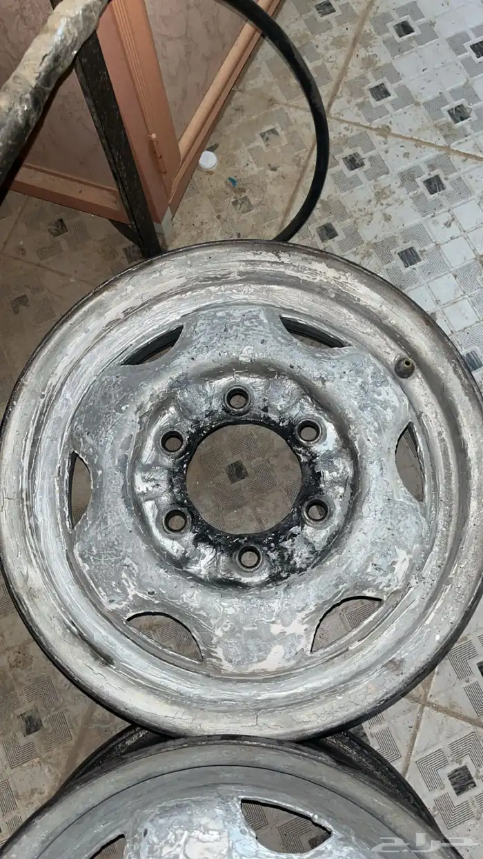 جنوط ددسن نضافف للبيع وكفرات العدد 2 كفرات و 2 جنوط 0