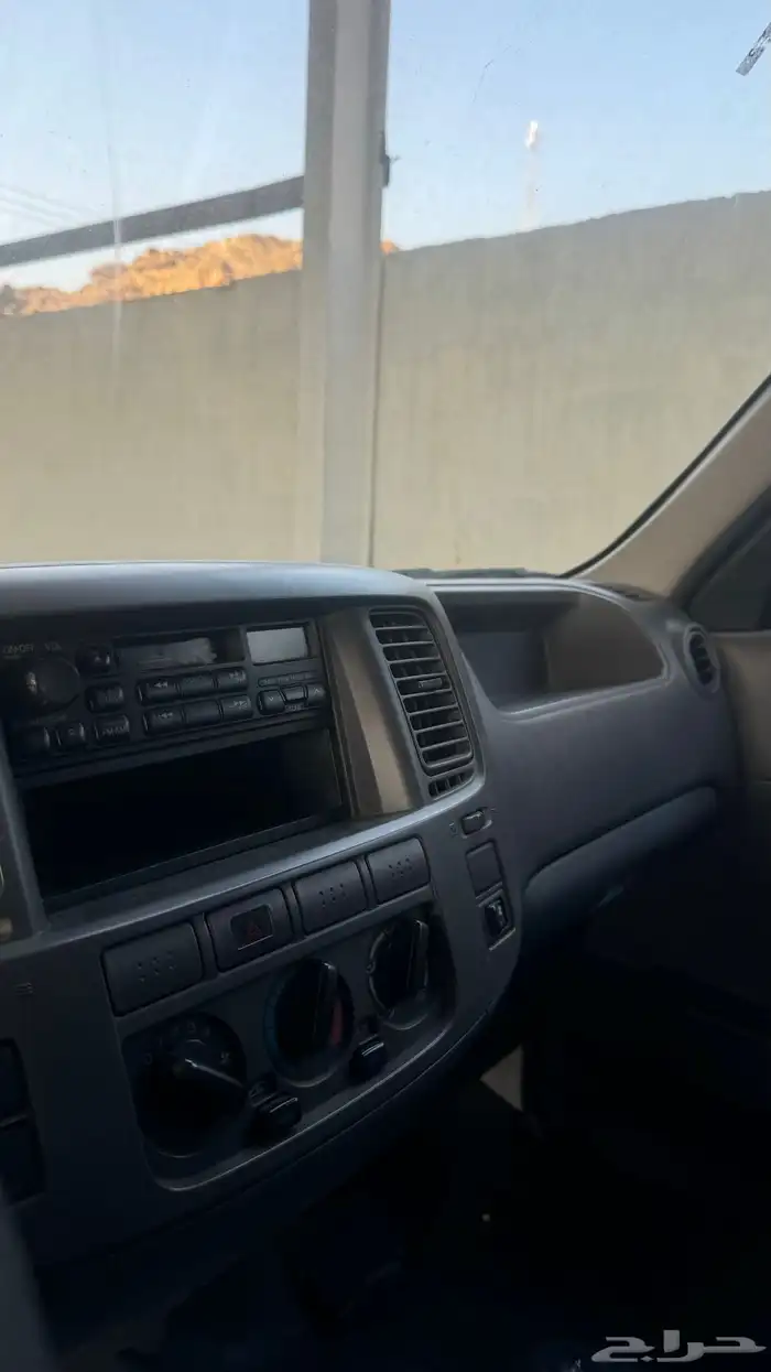 للبيع نيسان اورفان مخزن 2002 7