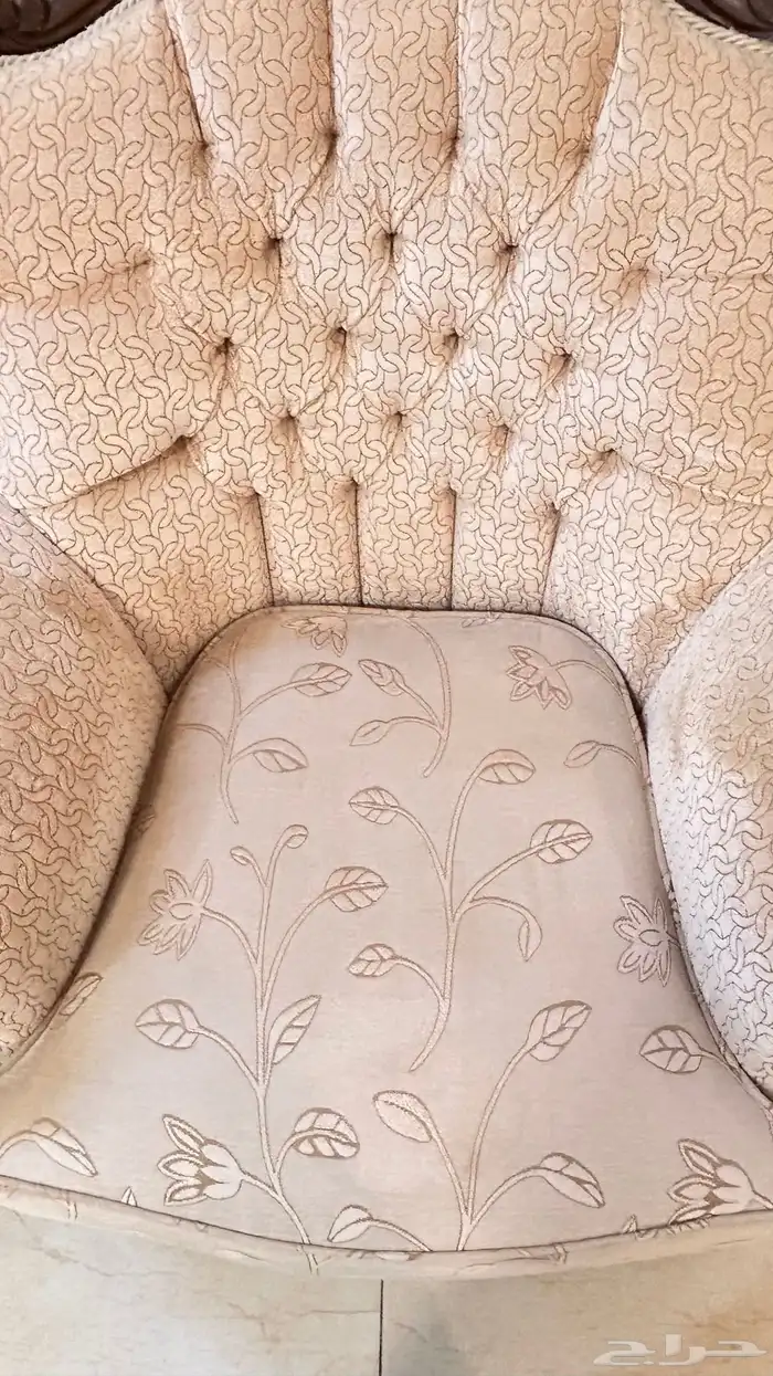 كنب خشب ملكي نضيف كامل مع طاولات رخام وطاولته تلفزيون 3