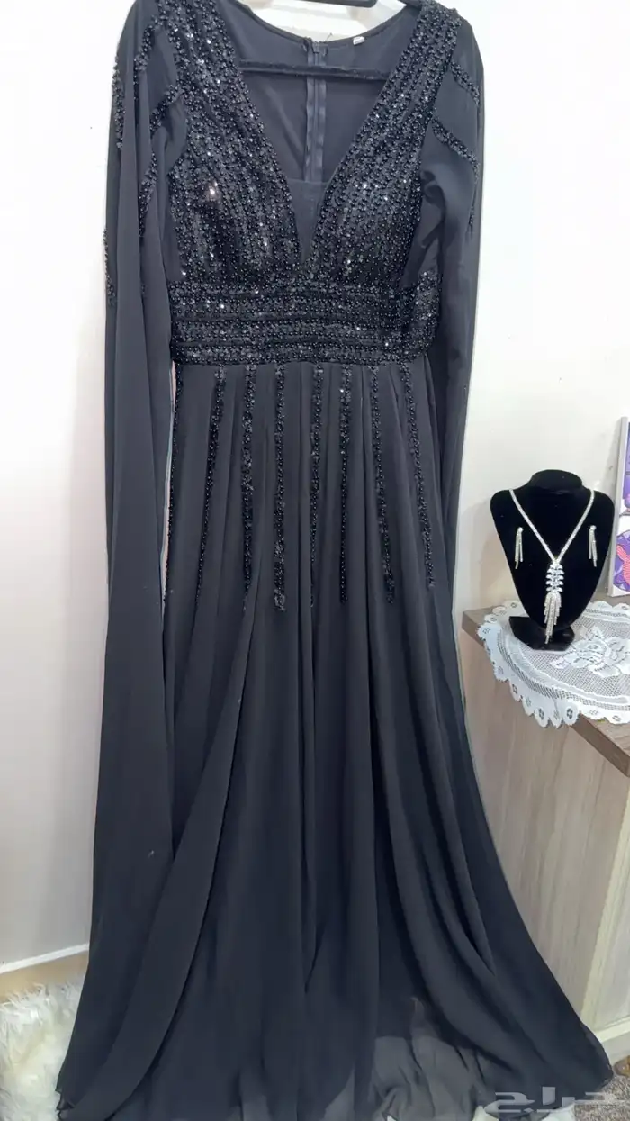 فستان سهرة يلبس M و L 2