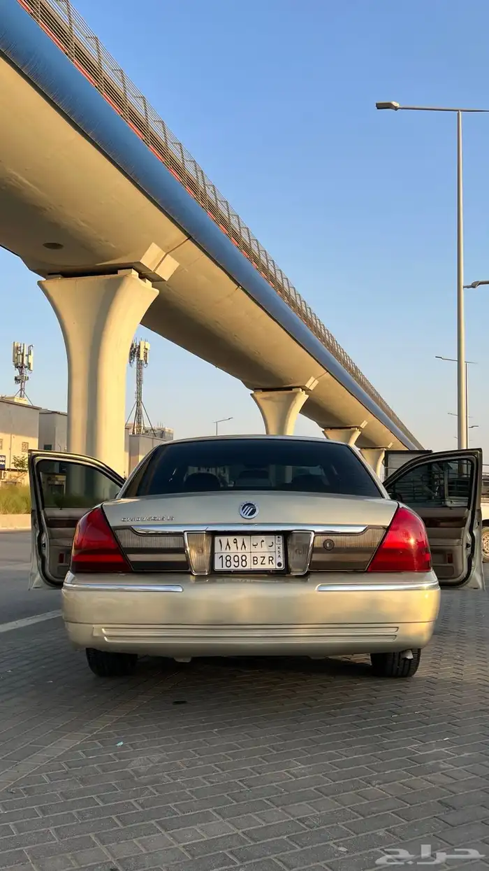 للبيع قراند ماركيز 2007 20