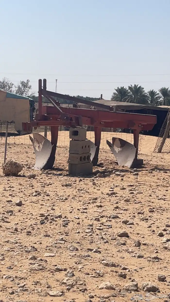 للبيع معدات مزرعه 9