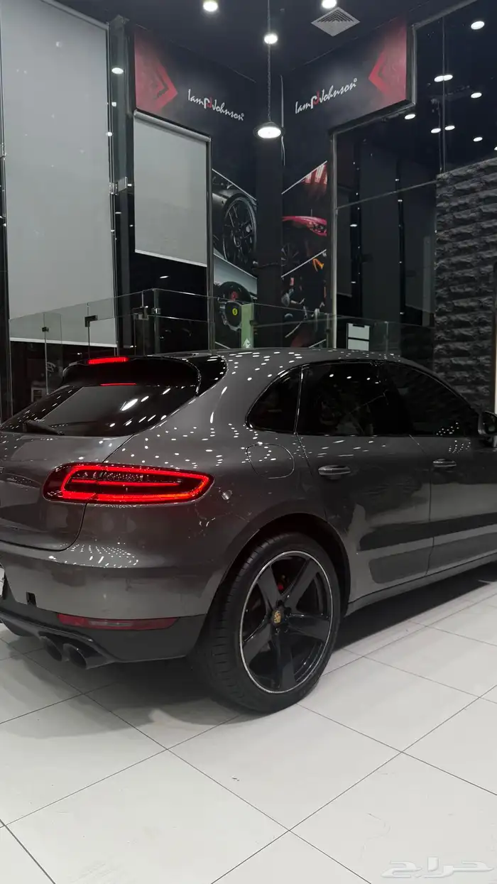 بورش ماكان بمواصفات خاصة 1