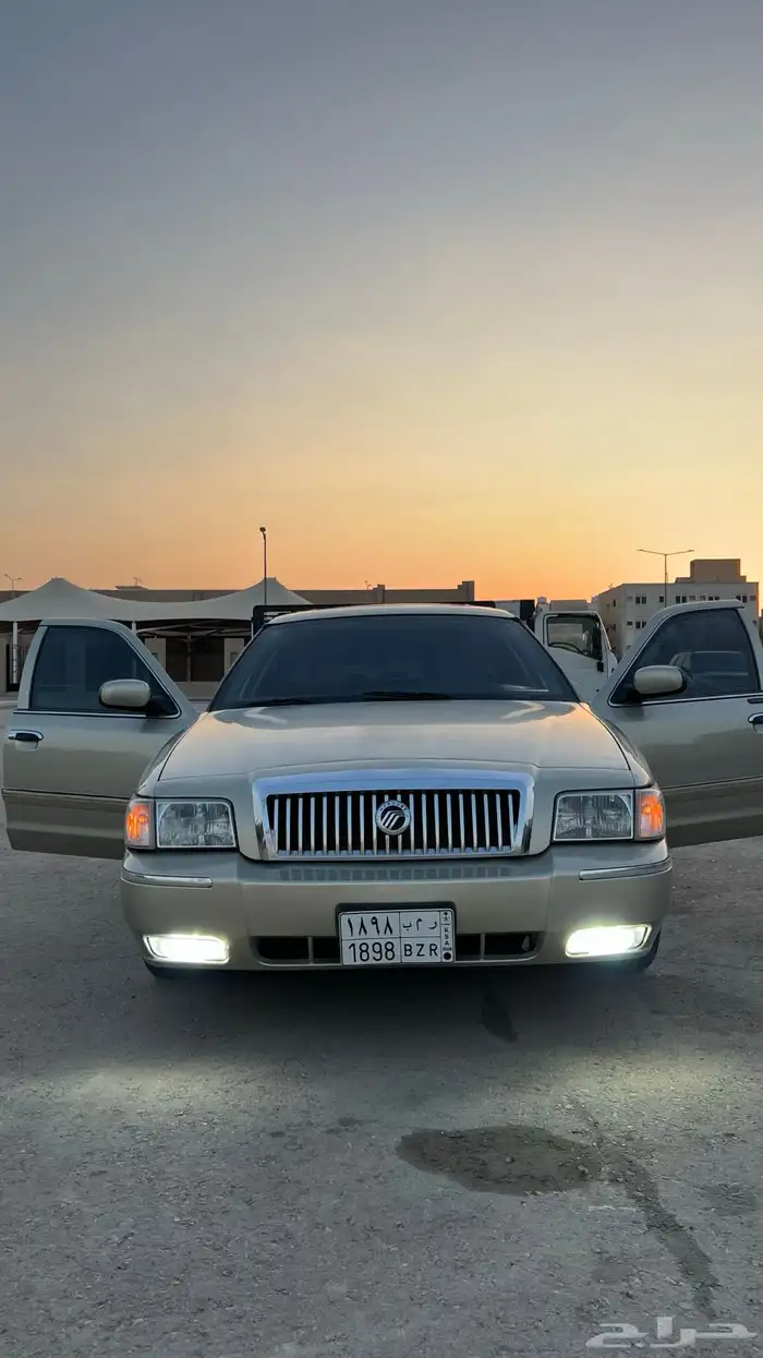 للبيع قراند ماركيز 2007 4