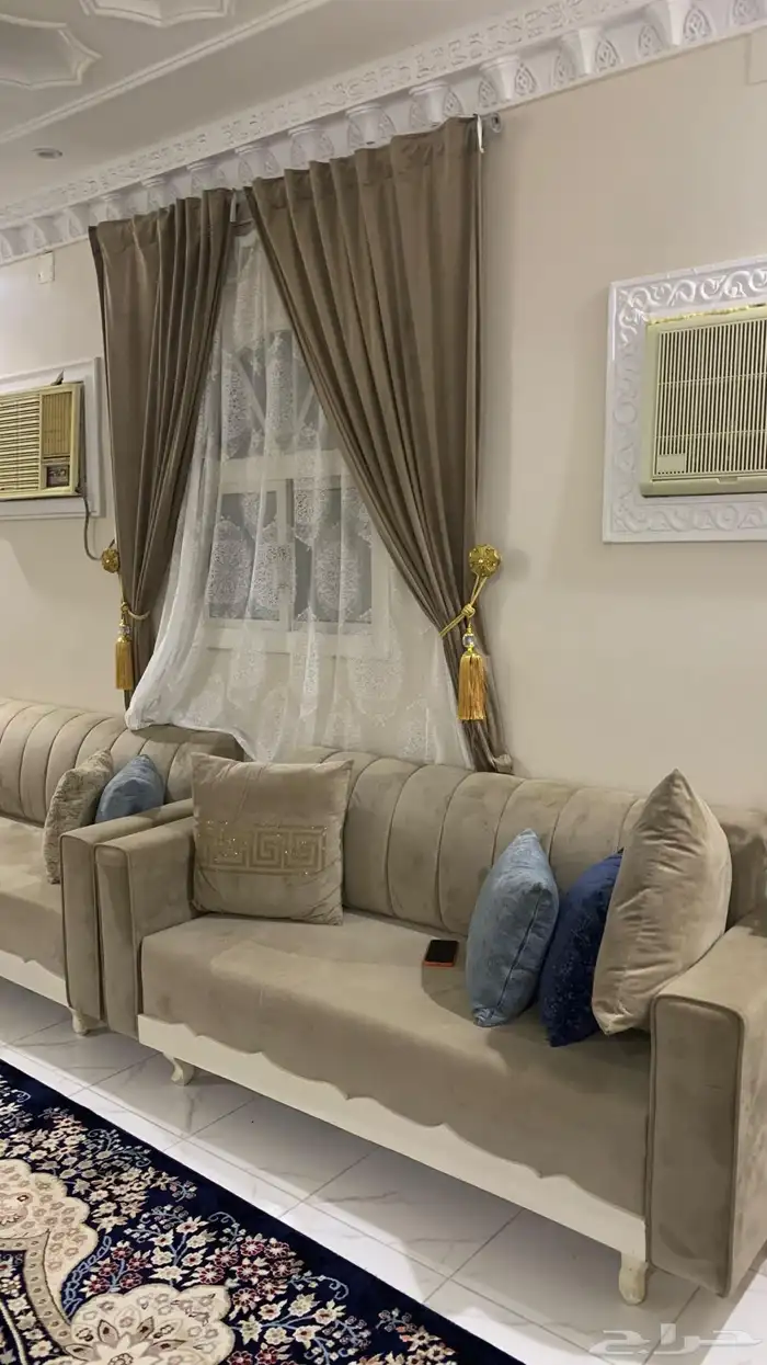 كتب حرف Lنوعين مع طاولات 8