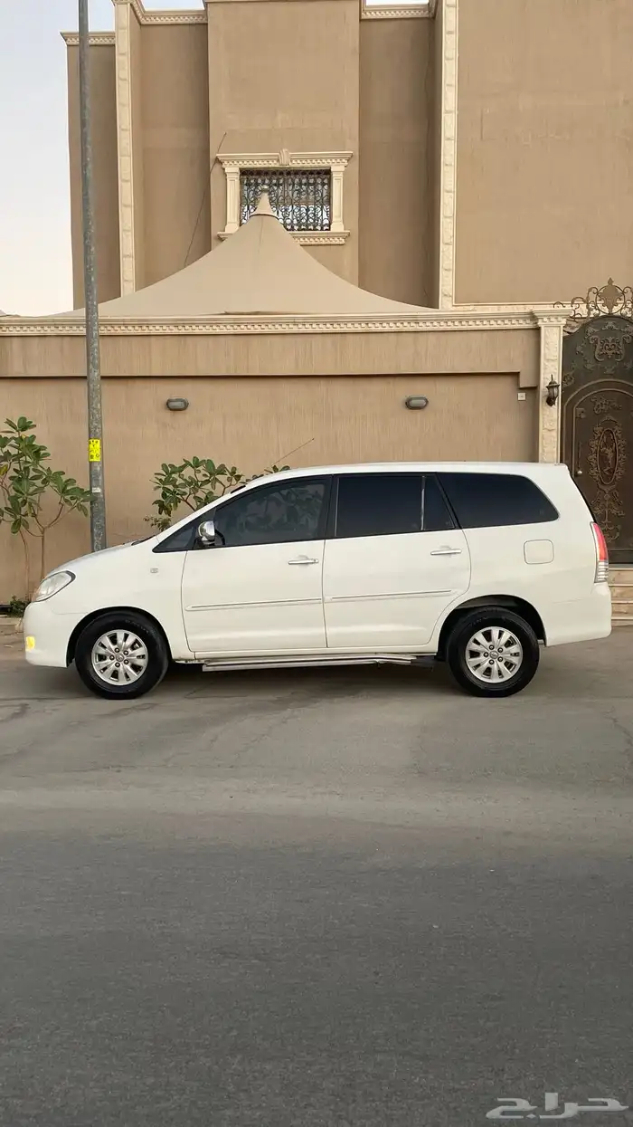انوفا للبيع 2011 3