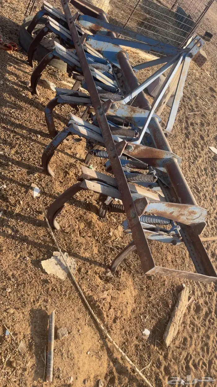 للبيع معدات مزرعه 5