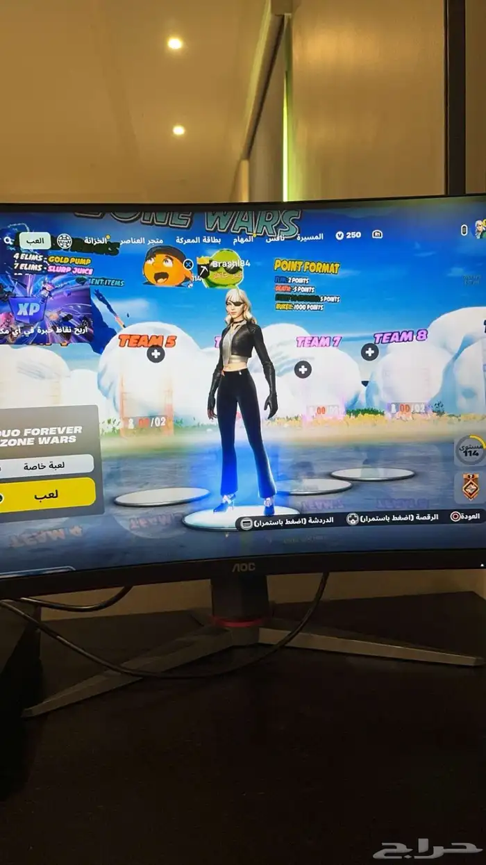 شاشة قيمنق نظيفه استعمال شهر فقط مع بلايستيشن 4 0