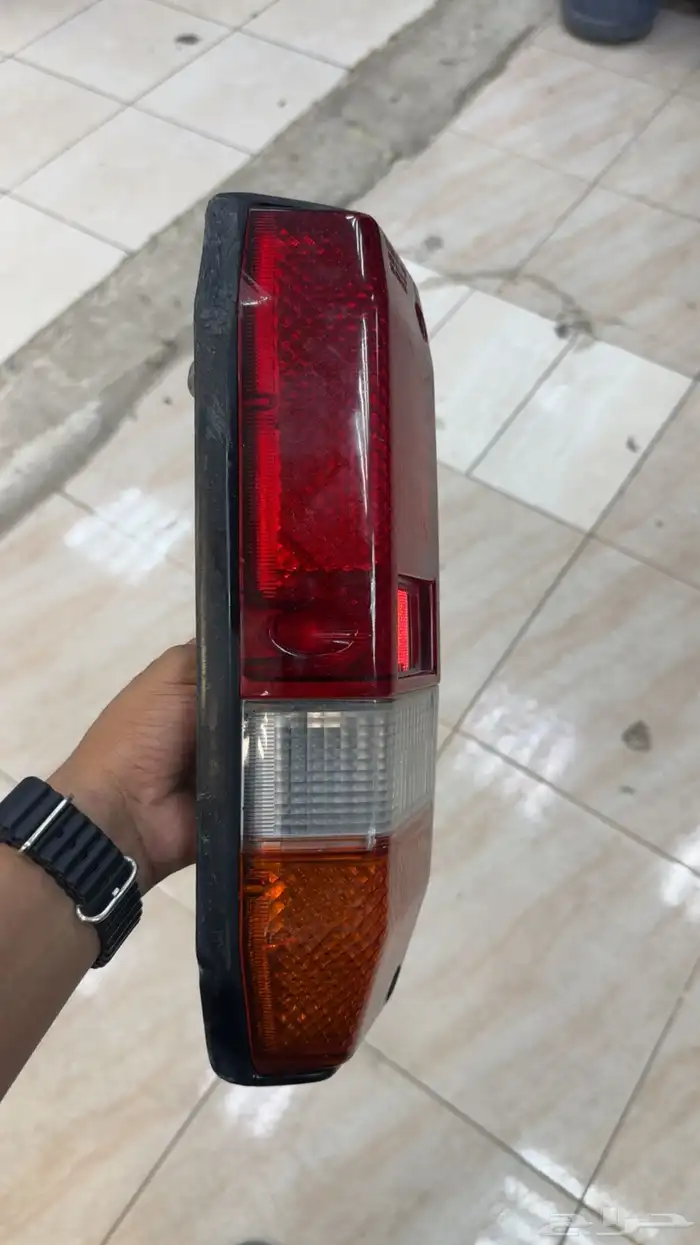 اسطب ربع يسار خلفي اصلي 1
