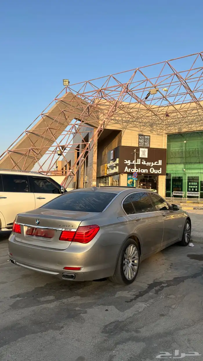 بي ام دبليو الفئة السابعة 730 2