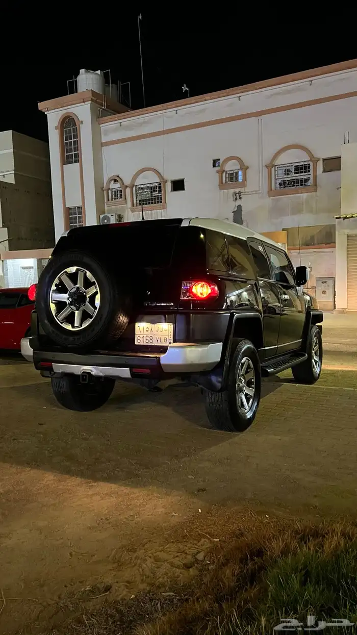 اللون اسود FJ 1 2012 15