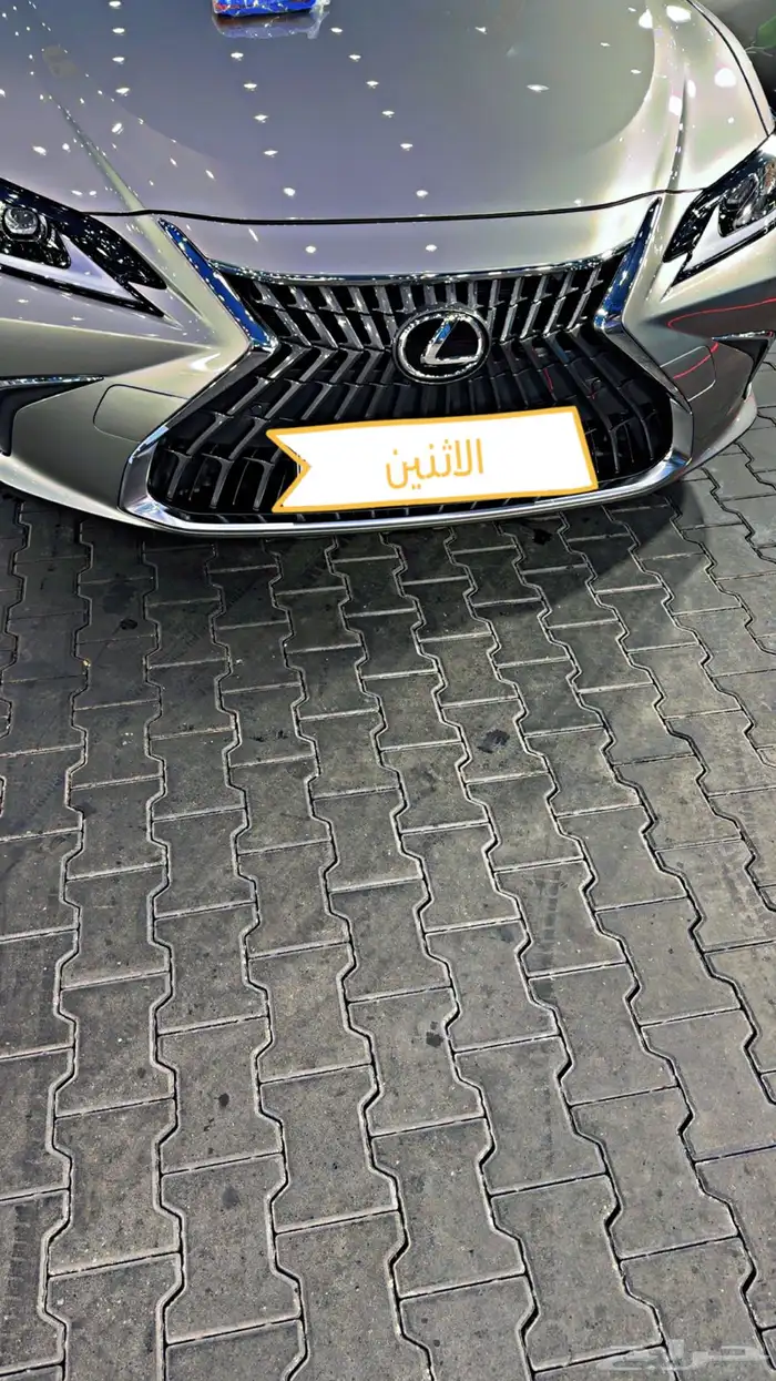 للبيع لكزس 2025 حجم ES250 13