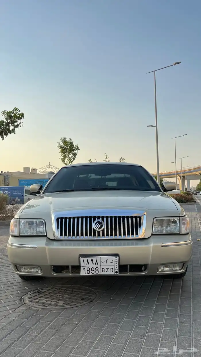 للبيع قراند ماركيز 2007 25