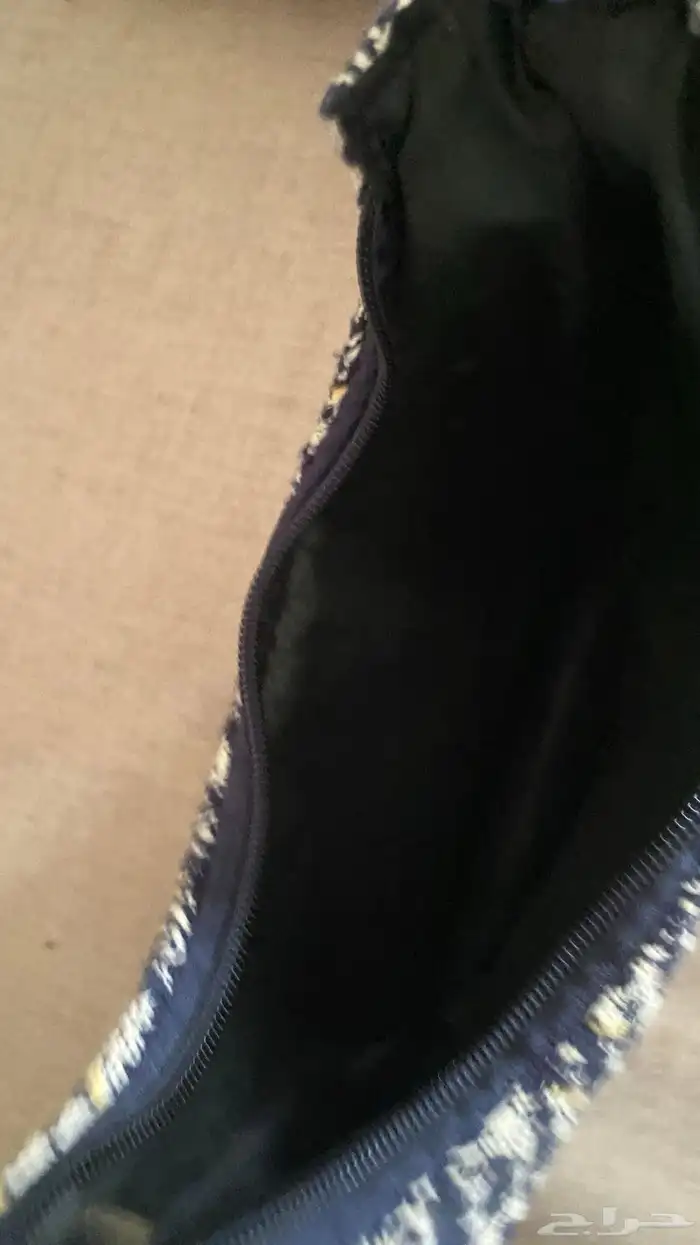 شنط نسائية 20 ريال سبب البيعة محتاجة فلوس 4