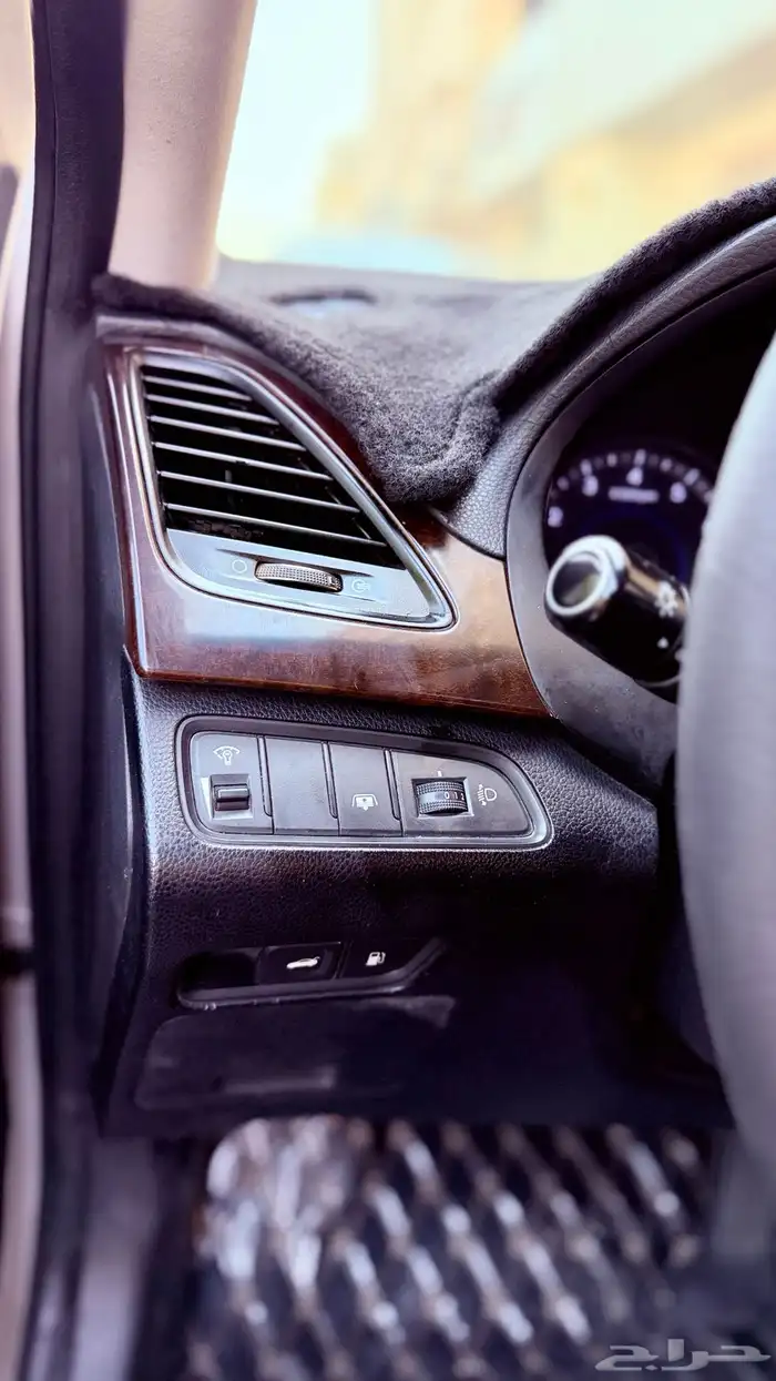 hyundai azera 2012 full option 15