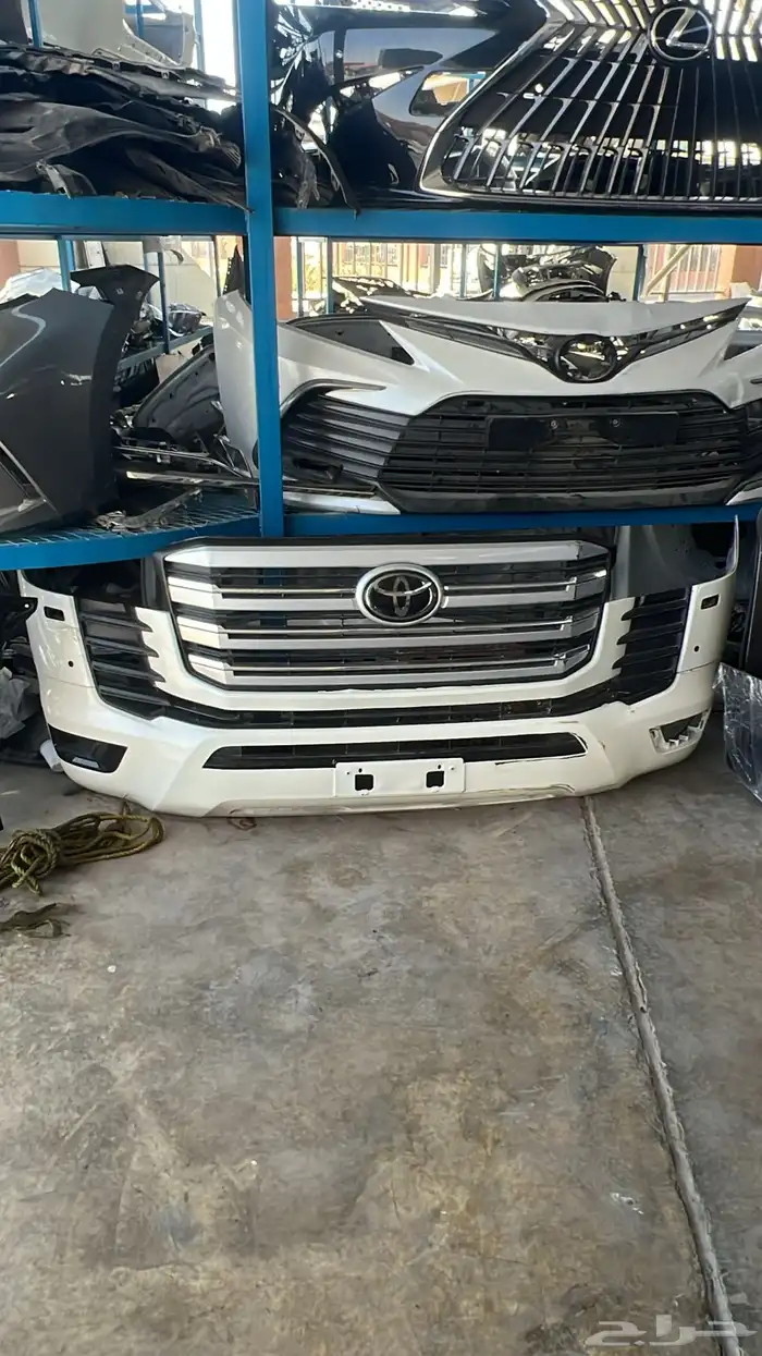 متوفر لدينا صدام امامي حق جي اكس آر لاند كروزر 0