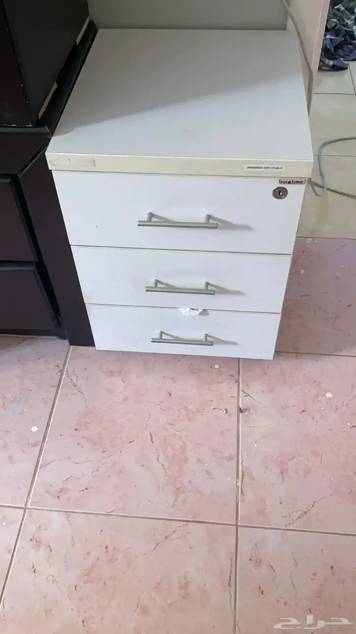 طاولة مكتب 3