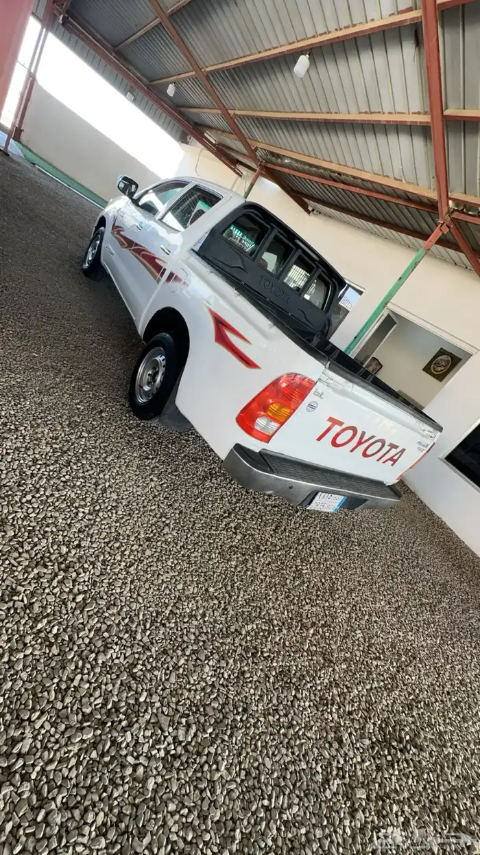 هايلوكس 2011 تم للبيع 4