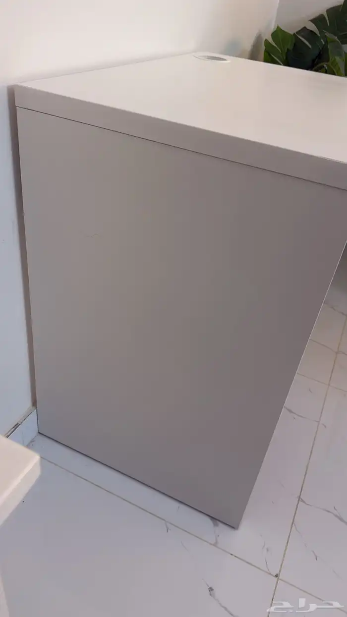 مكتب دراسي من ايكيا للبيع 4
