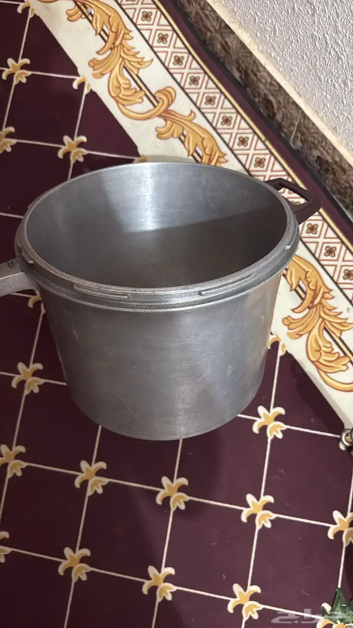 قدور ضغط قديمة واصلية على السوم 3