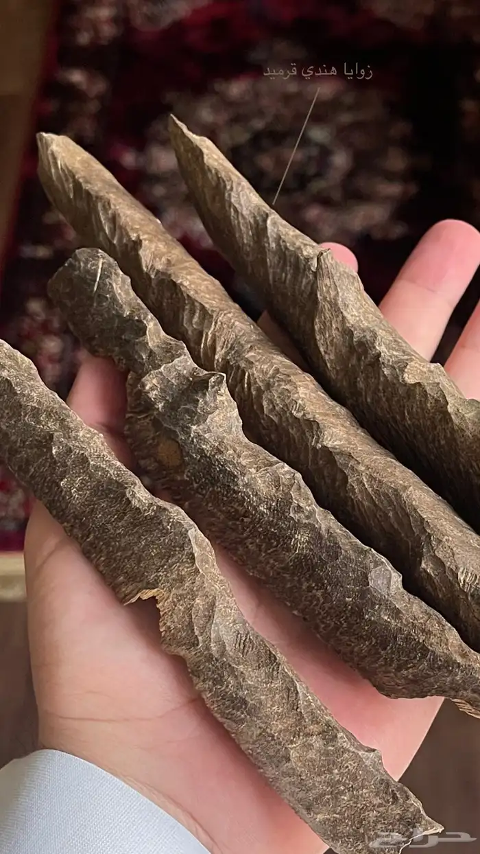 عود هندي زوايا قرميد فاخر طبيعي 1