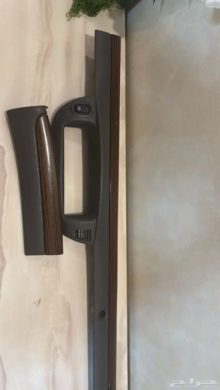 مسطرة فورد فكتوريا لون رصاصي 2011 1