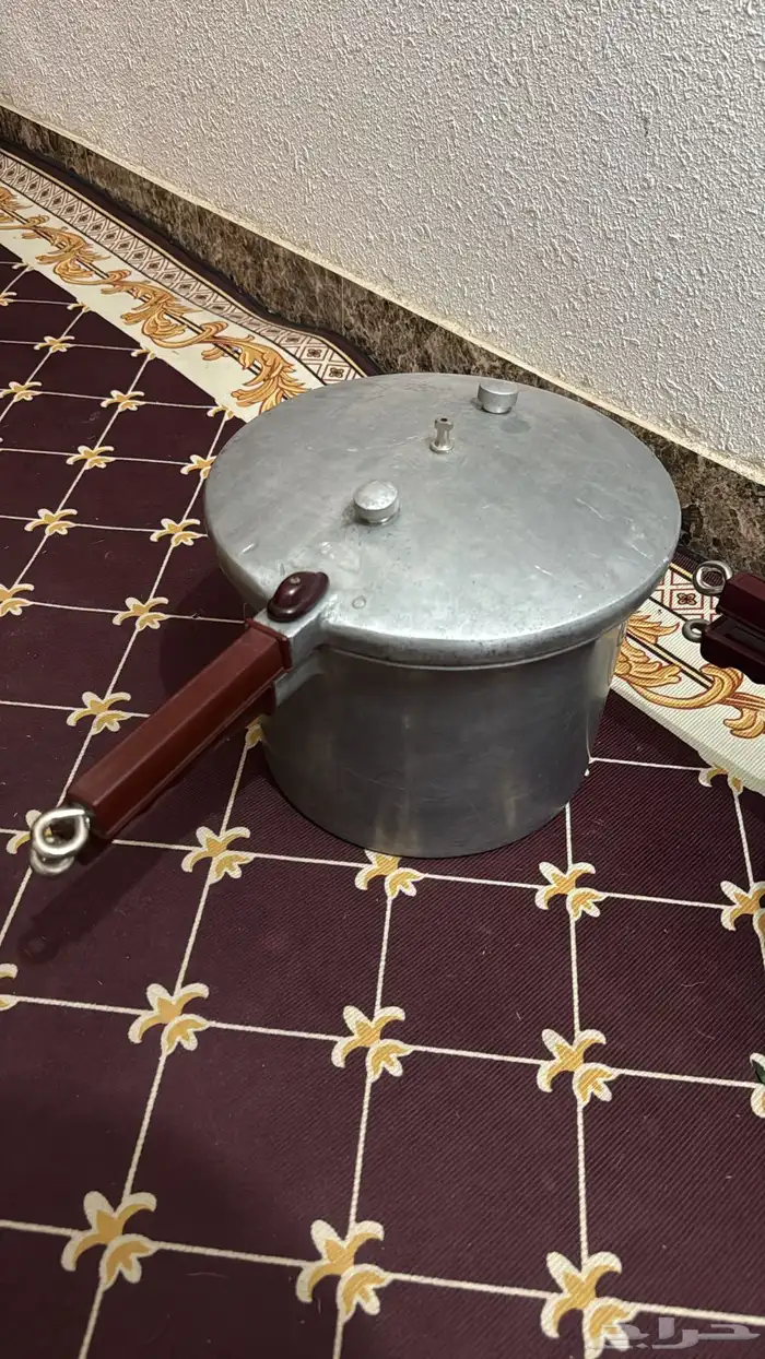 قدور ضغط قديمة واصلية على السوم 1