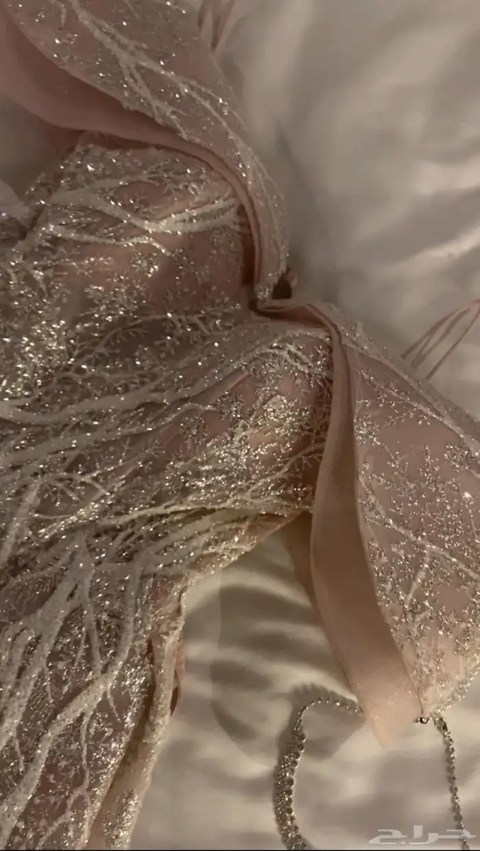 فستان دانتيل وردي 2