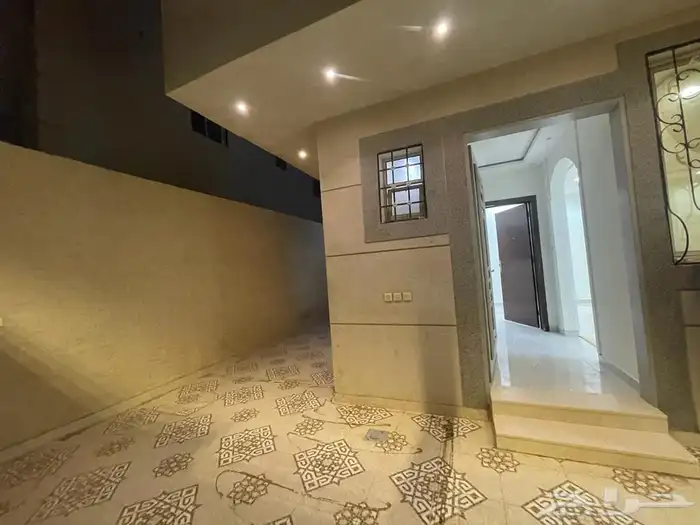 فيلا للبيع موقع مميز 4