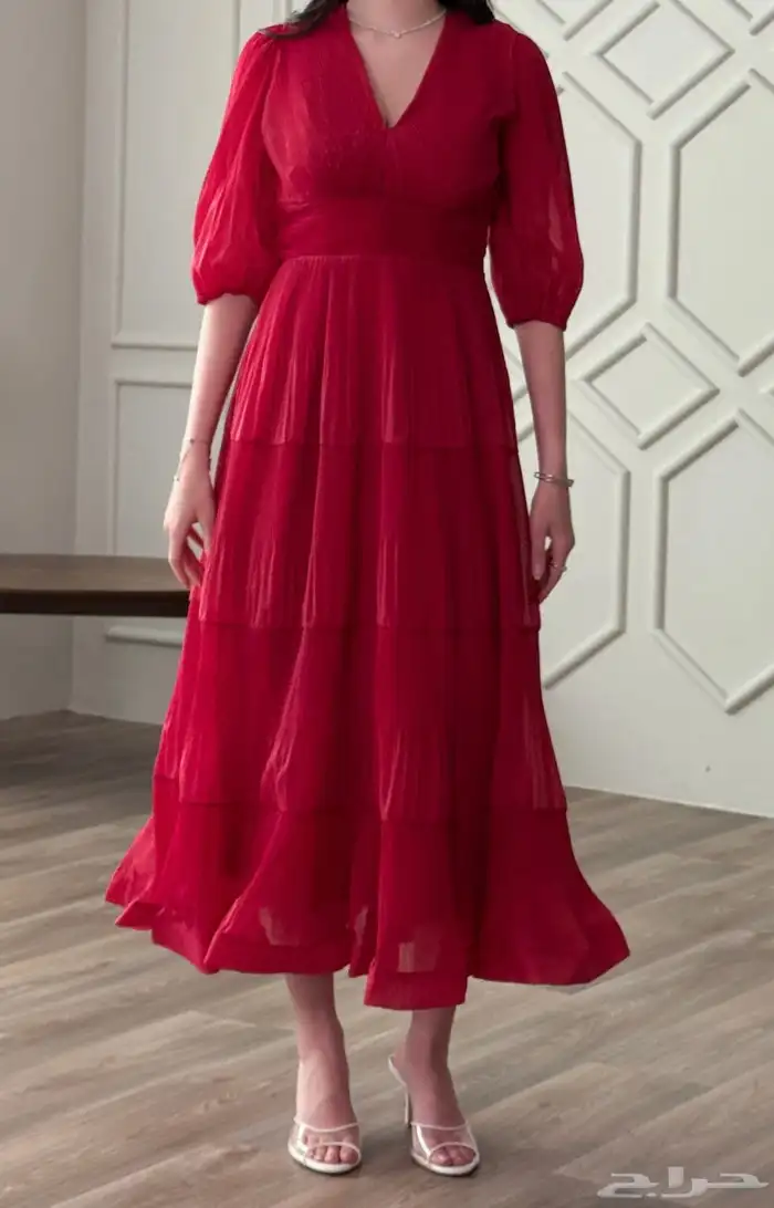 فستان أحمر 0