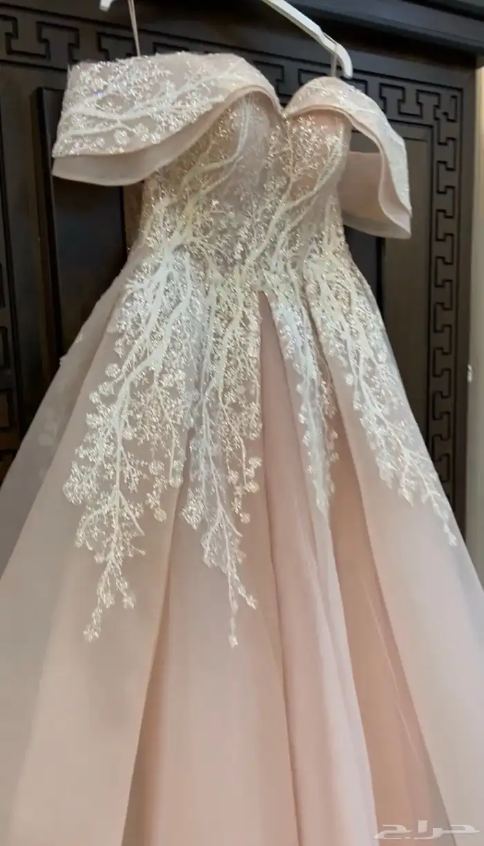 فستان دانتيل وردي 3