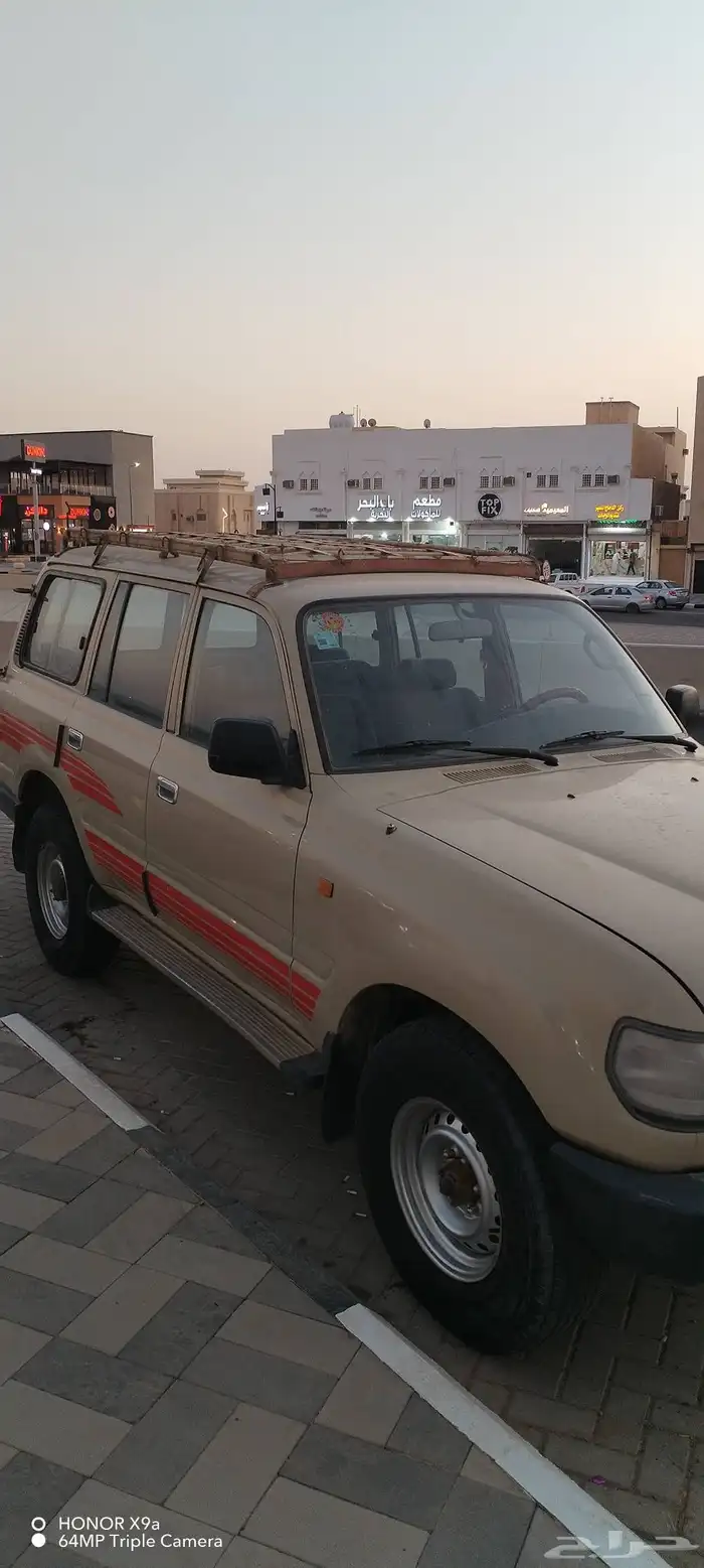 للبيع جيب تايوتا بنزين 6