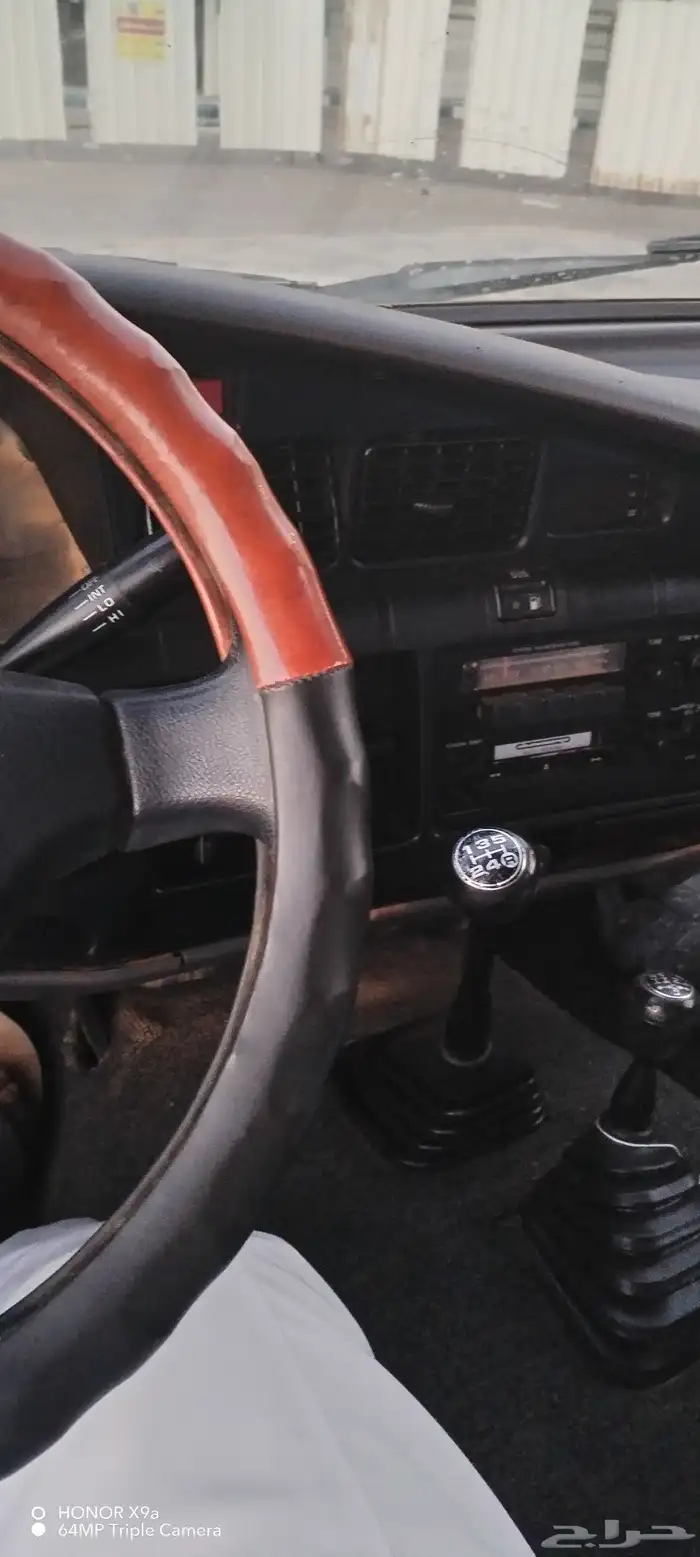 للبيع جيب تايوتا بنزين 3