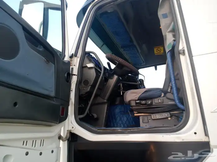 فولفو FH 2007 نظيف جدا 4