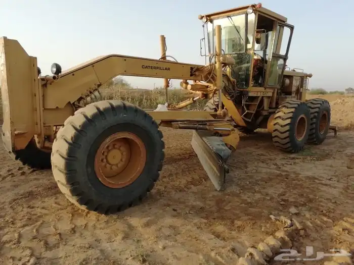 للإيجار جريدر للإيجار شهري ويومي في العلا 1