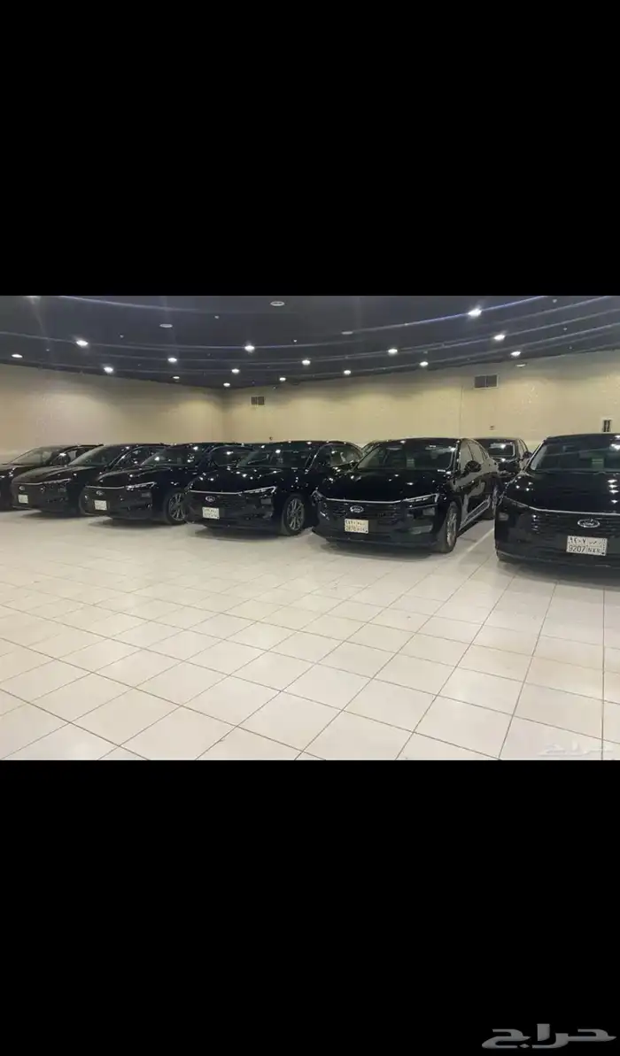 سيارة بسائق 1